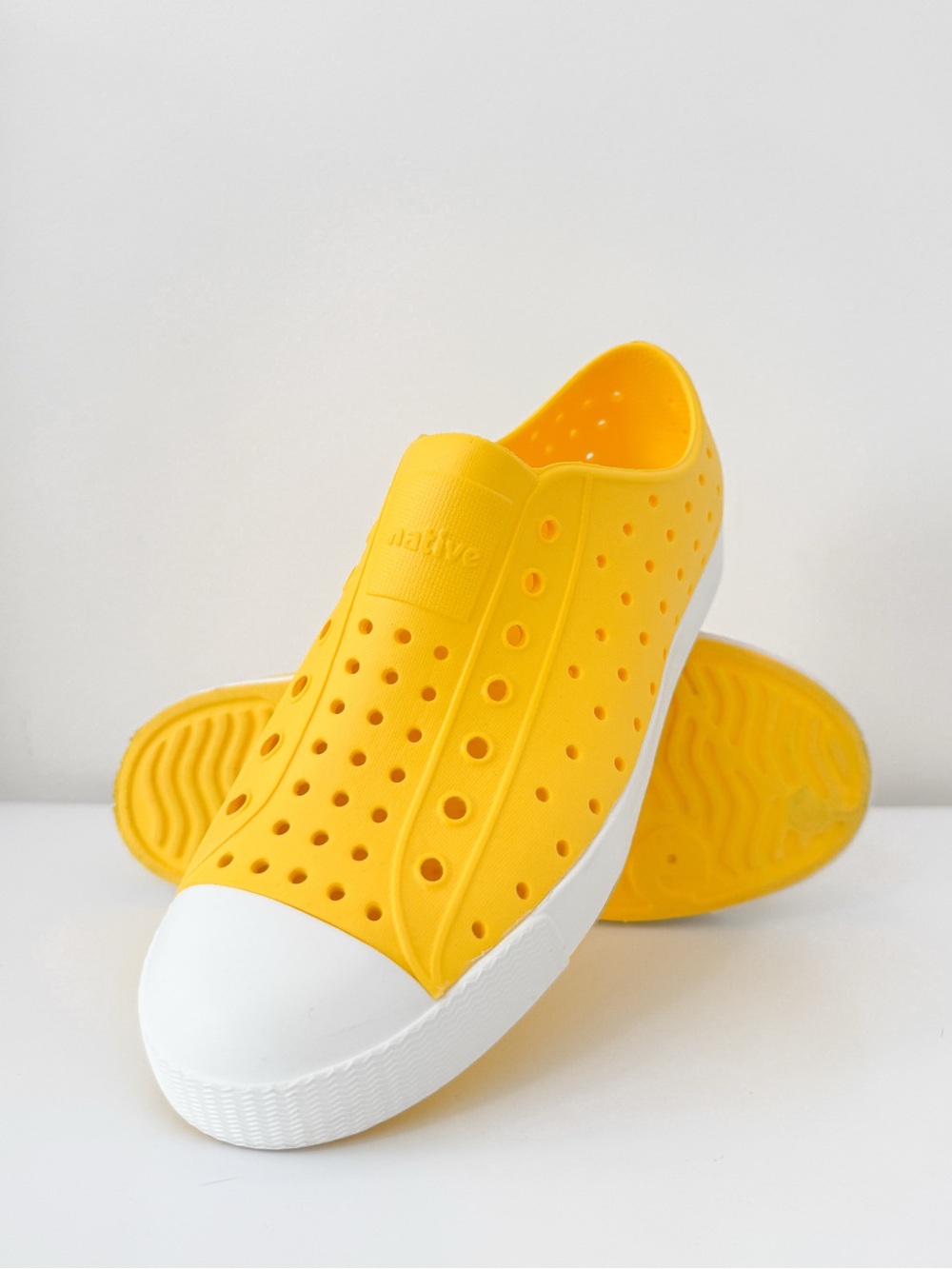 NATIVE Jefferson Shoes in Yellow
